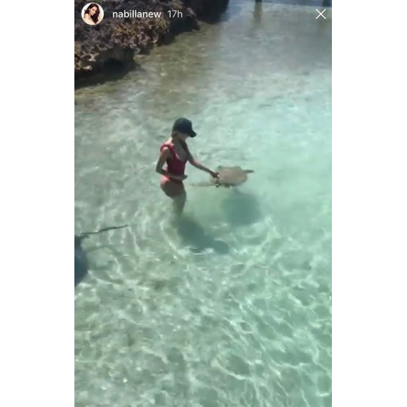 Nabilla amoureuse aux Bahamas, le 17 mai 2018 avec son chéri Thomas.