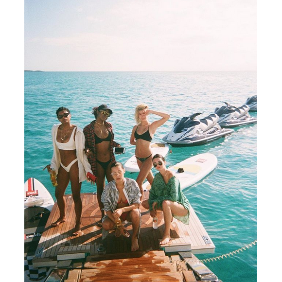 Renell Medrano, Justine Skye, Hailey Baldwin, Bella Hadid et Kendall Jenner. Photo publiée le 18 mars 2018.