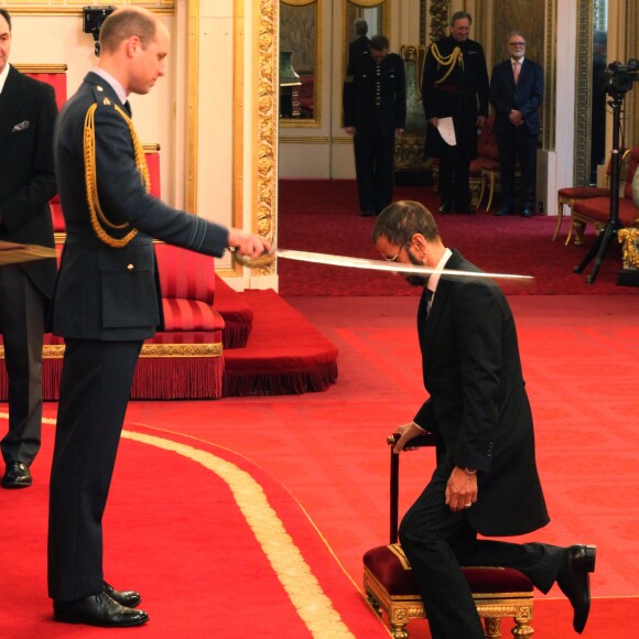 Ringo Starr des Beatles (de son vrai nom Richard Starkey) a été anobli par le prince William le 20 mars 2018 au palais de Buckingham.