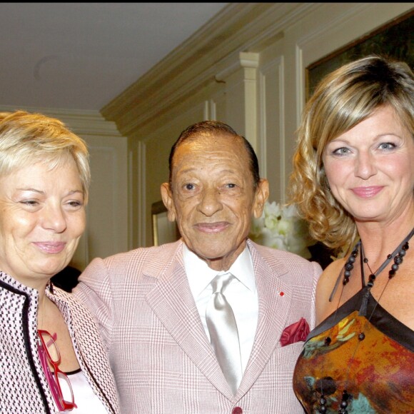 Henri Savaldor, Catherine Salvador et Jeane Manson à Paris, le 29 octobre 2007.