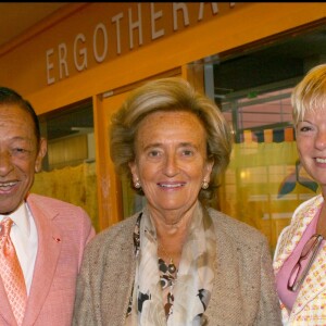 Henri et Catherine Salvador avec Bernadette Chirac à Paris, le 28 septembre 2006.