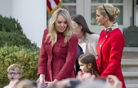 Tiffany Trump, Ivanka Trump et sa fille Arabella Rose Kushner - La famille Trump réunie pour gracier la dinde de Thanksgiving dans les jardins de la Maison Blanche à Washington, le 20 novembre 2017.