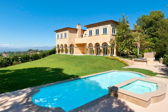 Une des villas de Mariah Carey située à Beverly Hills et récemment mise en location.