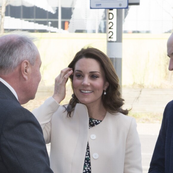 La duchesse Catherine de Cambridge, enceinte, et le prince William ont pris part le 22 mars 2018 à un événement organisé par l'association SportsAid dans l'enceinte sportive La Copper Box au Parc olympique de Londres. Il s'agissait de la dernière journée d'engagements de Kate avant son congé maternité.