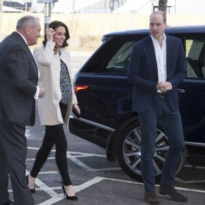 La duchesse Catherine de Cambridge, enceinte, et le prince William ont pris part le 22 mars 2018 à un événement organisé par l'association SportsAid dans l'enceinte sportive La Copper Box au Parc olympique de Londres. Il s'agissait de la dernière journée d'engagements de Kate avant son congé maternité.