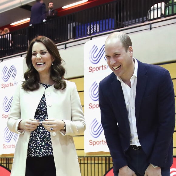 La duchesse Catherine de Cambridge, enceinte, et le prince William ont pris part le 22 mars 2018 à un événement organisé par l'association SportsAid dans l'enceinte sportive La Copper Box au Parc olympique de Londres. Il s'agissait de la dernière journée d'engagements de Kate avant son congé maternité.