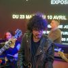 Yarol Poupaud en concert au vernissage de l'exposition The Spirit of Rock, Galerie Joseph, Paris, le 22 mars 2018.