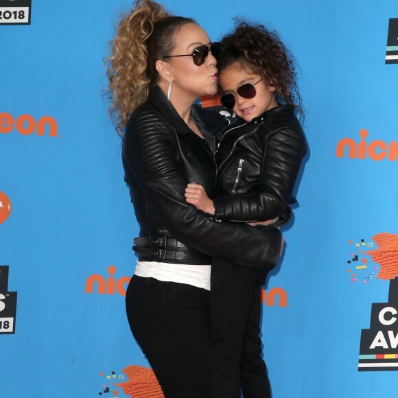 Mariah Carey et sa fille Monroe aux Nickelodeon Kids' Choice Awards organisés à Inglewood, Californie, le 24 mars 2018.
