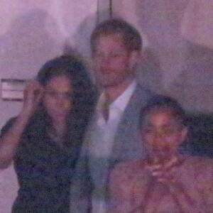 Le prince Harry avec sa compagne Meghan Markle et sa mère Doria Ragland lors de la cérémonie de clôture des Invictus Games à Toronto au Canada le 30 septembre 2017.