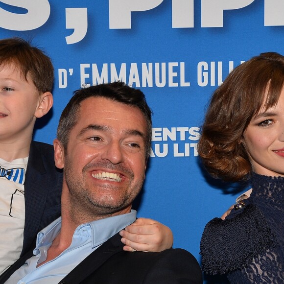 Timéo Bolland, Arnaud Ducret, Louise Bourgoin et Saskia de Melo Dillais - Avant-première du film "Les dents, pipi et au lit" au cinéma UGC Ciné Cité Les Halles à Paris, France, le 27 mars 2018. © Veeren/Bestimage