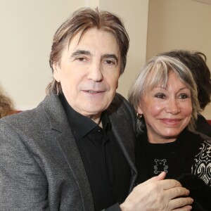 Serge Lama et sa femme Michèle - Après son second concert au Grand Rex, il a 3 dates, Serge Lama reçoit ses amis dans sa loge du Rex à Paris le 12 Octobre 2013