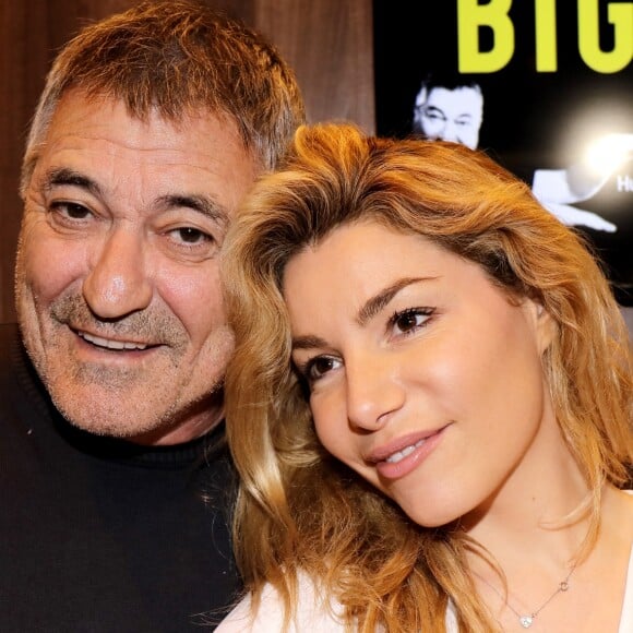 Jean-Marie Bigard et sa femme Lola Marois Bigard - Personnalités en dédicace au salon du livre "Livre Paris 2018" à Paris. Le 17 mars 2018.