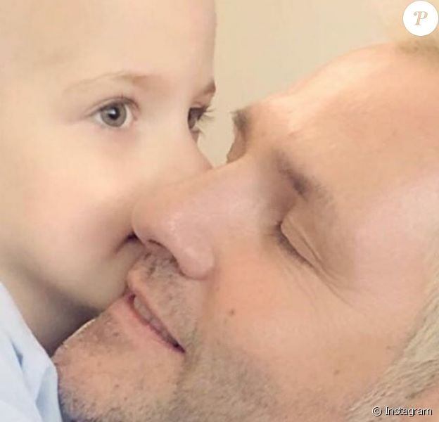 Santiago Cañizares avec son fils Santi, mort le 23 mars à 5 ans des suites d'un cancer. Photo Instagram.