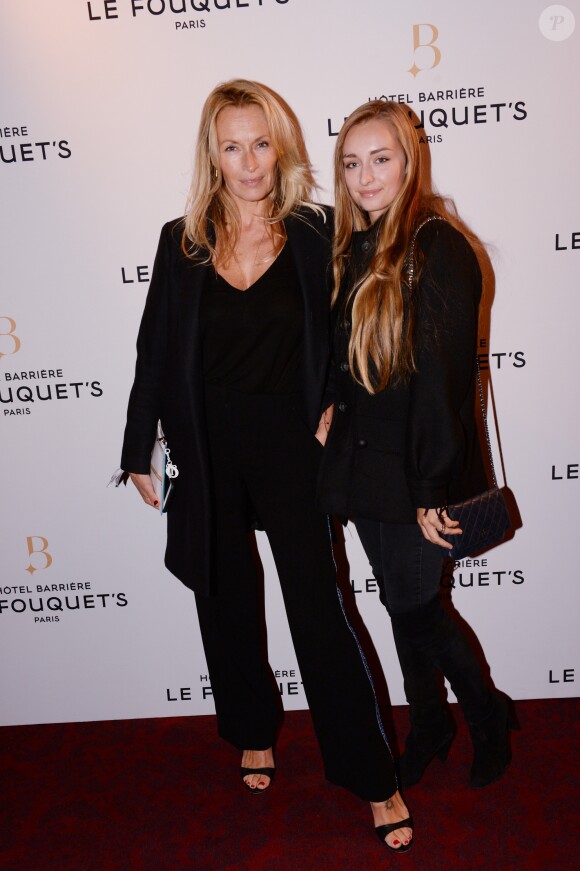 Estelle Lefébure et sa fille Emma Smet - Soirée d'inauguration de l'Hôtel Fouquet's Barrière à Paris le 14 septembre 2017. © Rachid Bellak/Bestimage