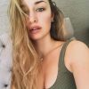 Emma Smet sensuelle sur Instagram le 4 avril 2018.