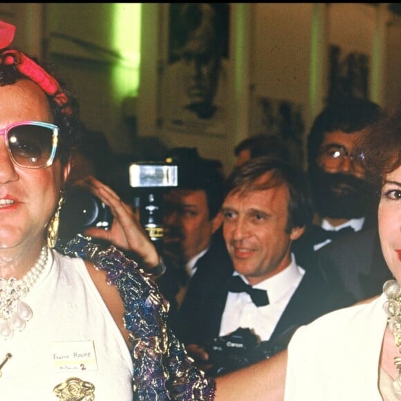 Coluche avec sa femme Véronique Colucci au Festival de Cannes le 21 mai 1986.