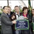 Inauguration de la place Coluche dans le 14e arrondissement de Paris en présence de Renaud, Véronique Colucci, Romain Colucci, Josiane Balasko, le 29 octobre 2006.