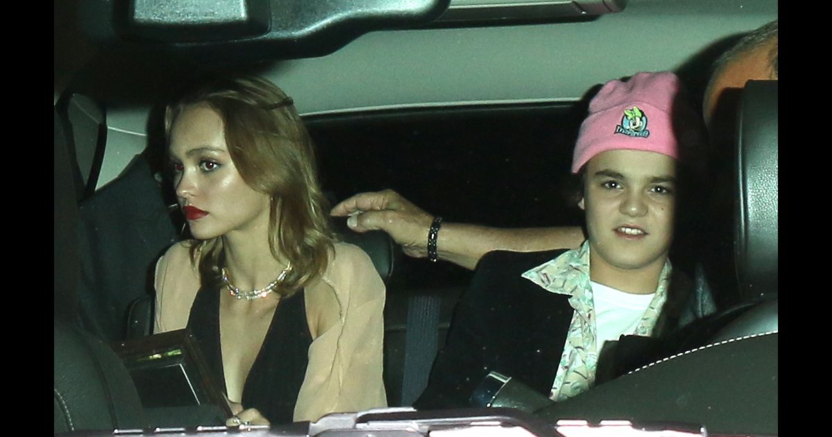 Johnny Depp et ses enfants Lily-Rose et Jack John Christopher, sortent