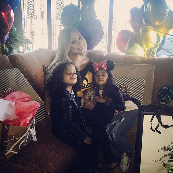 Mariah Carey et ses jumeaux. Avril 2018.