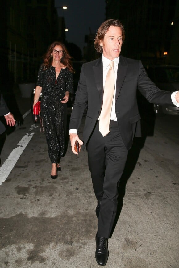 Julia Roberts et son mari Daniel Moder - Les célébrités arrivent à une soirée qui est censé être le mariage de Gwyneth Paltrow et de son fiancé Brad Falchuk à Los Angeles le 14 avril 2018.
