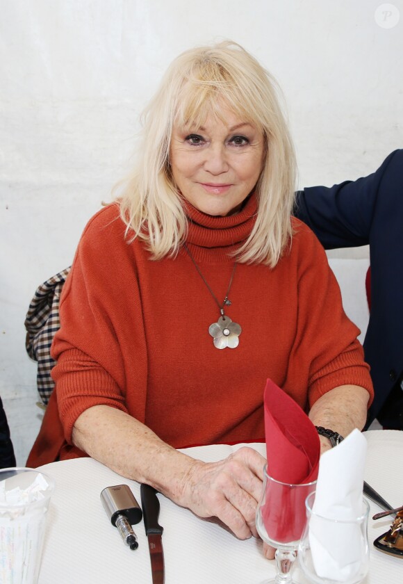 Exclusif - Mylène Demongeot lors de la 96ème édition de la foire de Chatou (la plus célèbre et ancienne foire à la brocante de France) en France, le 11 mars 2018. La Foire célèbre l'art Russe. Organisée par le Syndicat National du Commerce de l'Antiquité, de l'Occasion, des Galeries d'Art Moderne et Contemporain, (SNCAO). © Denis Guignebourg/Bestimage