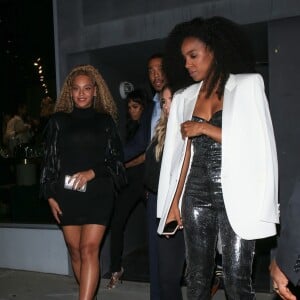 Beyoncé et Kelly Rowland quittent la soirée d'ouverture du magasin Dundas sur Melrose Avenue, à West Hollywood, le 24 avril 2018.