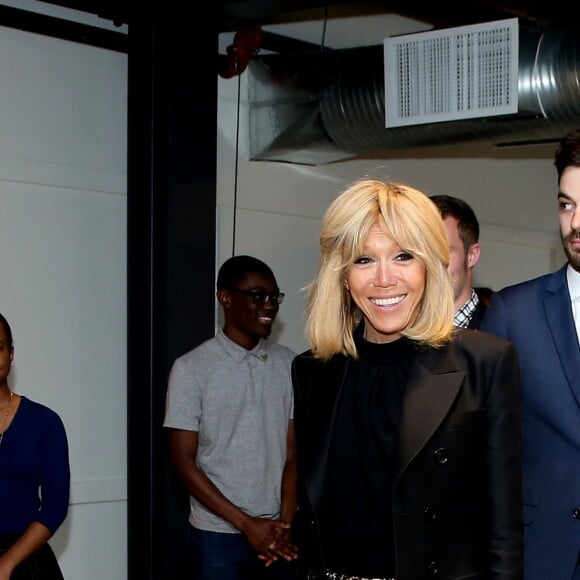 La Première Dame Brigitte Macron (Trogneux) et Tristan Bromet, chef de cabinet - La Première Dame française visite l'association artistique "Halcyon Arts Lab" à Washington, The District, Etats-Unis, le 25 avril 2018. © Dominique Jacovides/Bestimage