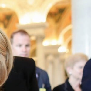 Le président de la République française Emmanuel Macron et sa femme la Première Dame Brigitte Macron (Trogneux) visitent la librairie du Congrès à Washington aux Etats Unis, le 25 avril 2018. © Stéphane Lemouton/Bestimage