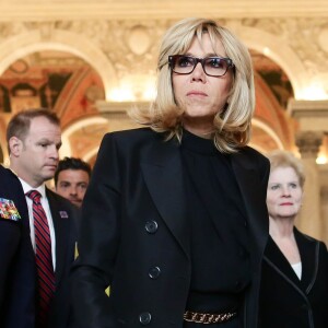 Le président de la République française Emmanuel Macron et sa femme la Première Dame Brigitte Macron (Trogneux) visitent la librairie du Congrès à Washington aux Etats Unis, le 25 avril 2018. © Stéphane Lemouton/Bestimage