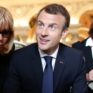 Le président de la République française Emmanuel Macron et sa femme la Première Dame Brigitte Macron (Trogneux) visitent la librairie du Congrès à Washington aux Etats Unis, le 25 avril 2018. © Stéphane Lemouton/Bestimage