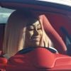 Blac Chyna sort du "Envy Salon and Spa" et regagne sa Ferrari sur le parking à Los Angeles, le 19 avril 2018.
