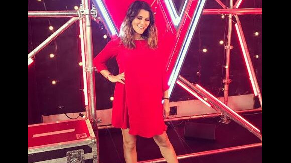 Karine Ferri enceinte dans The Voice : Sa jolie robe rouge fait sensation !