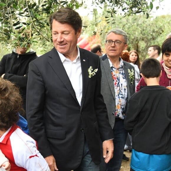 Exclusif - Laura Tenoudji, son fils Milan et son mari Christian Estrosi (le maire de Nice) avec leur fille Bianca - Christian Estrosi (le maire de Nice) et sa femme Laura Tenoudji ont fêté en famille le 1er mai dans les jardins de Cimiez pour la Fête des Mai à Nice, le 1er mai 2018. © Bruno Bebert/Bestimage