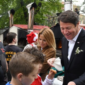 Exclusif - Laura Tenoudji, son fils Milan et son mari Christian Estrosi (le maire de Nice) avec leur fille Bianca - Christian Estrosi (le maire de Nice) et sa femme Laura Tenoudji ont fêté en famille le 1er mai dans les jardins de Cimiez pour la Fête des Mai à Nice, le 1er mai 2018. © Bruno Bebert/Bestimage