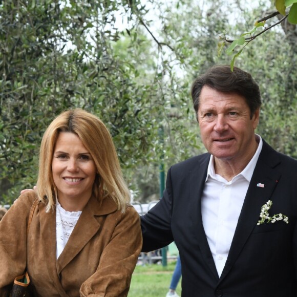 Exclusif - Christian Estrosi, le maire de Nice, et sa femme Laura Tenoudji avec leur fille Bianca - Christian Estrosi (le maire de Nice) et sa femme Laura Tenoudji ont fêté en famille le 1er mai dans les jardins de Cimiez pour la Fête des Mai à Nice, le 1er mai 2018. © Bruno Bebert/Bestimage