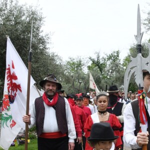 Exclusif - Ambiance - Christian Estrosi (le maire de Nice) et sa femme Laura Tenoudji ont fêté en famille le 1er mai dans les jardins de Cimiez pour la Fête des Mai à Nice, le 1er mai 2018. © Bruno Bebert/Bestimage