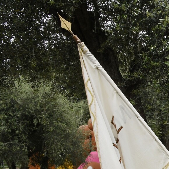 Exclusif - Ambiance - Christian Estrosi (le maire de Nice) et sa femme Laura Tenoudji ont fêté en famille le 1er mai dans les jardins de Cimiez pour la Fête des Mai à Nice, le 1er mai 2018. © Bruno Bebert/Bestimage