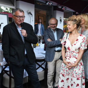 Exclusif - Patrick Besson, Laura Tenoudji, la femme de C.Estrosi et Philippe Sollers pendant la 2ème édition du "Prix littéraire de la Petite Maison" à Nice, France, le 5 mai 2018. N.Rubi a décidé de créer "Le Prix de la Petite Maison" qui vise à récompenser un auteur pour un roman paru dans l'année. Le jury, présidé par P.Besson, a décerné le Prix de la Petite Maison 2018, au roman "Centre" de P.Sollers. © Bruno Bebert/Bestimage