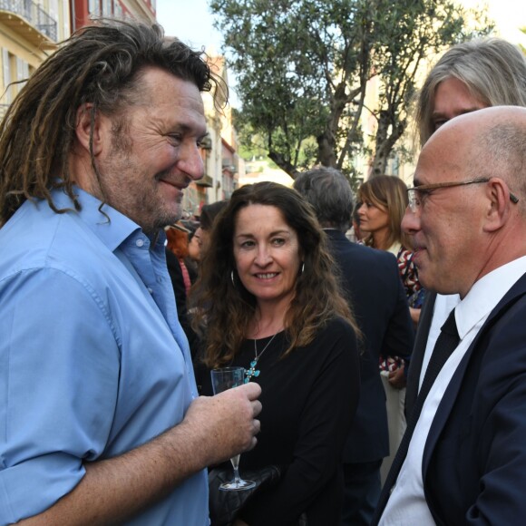 Exclusif - Olivier Delacroix, le documentariste et animateur français de télévision, et Eric Ciotti, le député des Alpes Maritimes, pendant la 2ème édition du "Prix littéraire de la Petite Maison" à Nice, France, le 5 mai 2018. N.Rubi a décidé de créer "Le Prix de la Petite Maison" qui vise à récompenser un auteur pour un roman paru dans l'année. Le jury, présidé par P.Besson, a décerné le Prix de la Petite Maison 2018, au roman "Centre" de P.Sollers. © Bruno Bebert/Bestimage05/05/2018 - Nice