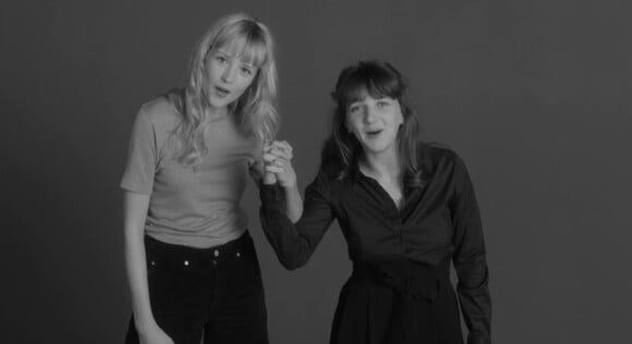 Angèle et Charlotte Abramow - Les stars se mobilisent pour le 1er spot de campagne IMAGYN (Initiative des MAlades atteintes de cancers GYNécologiques). Mai 2018.