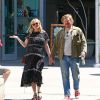 Exclusif - Kirsten Dunst, enceinte et son fiancé Jesse Plemons se rendent au cinéma au Arc Light theater à Hollywood le 27 avril 2018.  Exclusive - Germany call for price - A pregnant Kirsten Dunst and her fiancee Jesse Plemons go on a movie date at the Arc Light theater. Kirsten looks great in a black maternity dress as she looks smitten with Jesse as they hold hands while leaving the theater in Los Angeles April 27th, 2018.27/04/2018 - Los Angeles