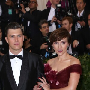 Scarlett Johansson et son compagnon Colin Jost au Met Gala à New York, le 7 mai 2018 Sonia Moskowitz/Globe Photos via Zuma/Bestimage