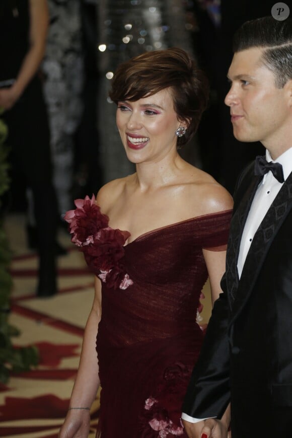 Scarlett Johansson et son compagnon Colin Jost au Met Gala à New York, le 7 mai 2018  © Charles Guerin / Bestimage