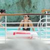 Kendall Jenner s'éclate avec une amie à l'hôtel du Cap-Eden-Roc, lors du 71ème Festival International du Film de Cannes. Antibes, le 11 mai 2018.
