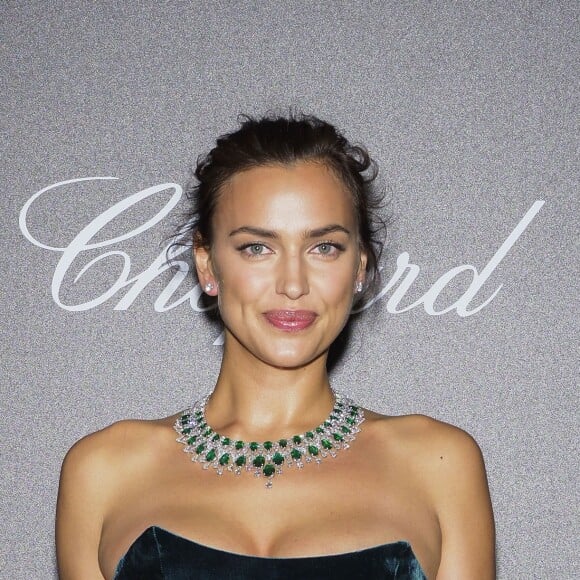 Irina Shayk au photocall de la soirée "Chopard Secret Night" au Château de la Croix des Gardes lors du 71ème Festival International du Film de Cannes, le 11 mai 2018. © Jacovides-Borde-Moreau/Bestimage