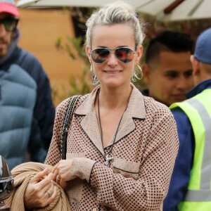 Exclusif - Laeticia Hallyday a passé toute l'après-midi avec ses amis Yaël Abrot, Christina, Ezra Petronio et sa compagne Lana Petrusevych au restaurant "Little Beach House" à Malibu le 11 mai 2018.