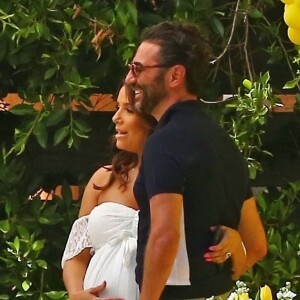 Eva Longoria, enceinte, avec son mari José Baston lors de sa baby shower à The Lombardi House à Los Angeles, le 5 mai 2018