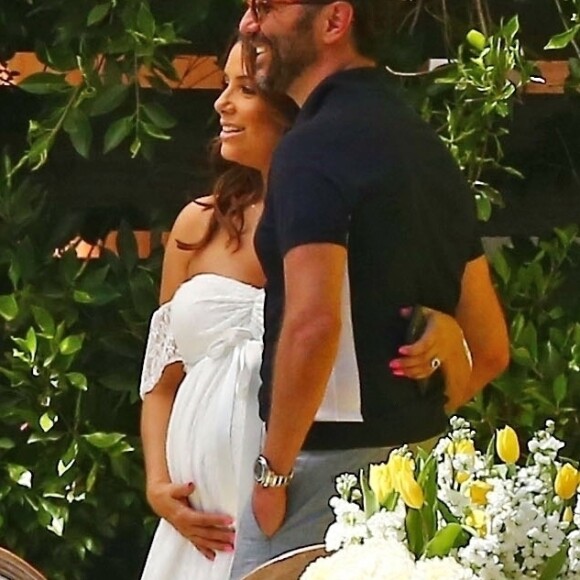 Eva Longoria, enceinte, avec son mari José Baston lors de sa baby shower à The Lombardi House à Los Angeles, le 5 mai 2018