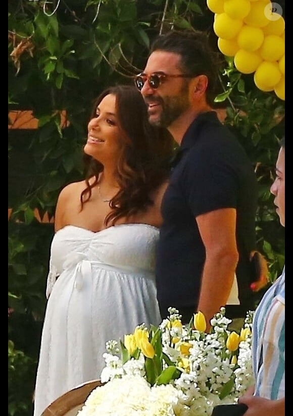 Eva Longoria, enceinte, avec son mari José Baston lors de sa baby shower à The Lombardi House à Los Angeles, le 5 mai 2018