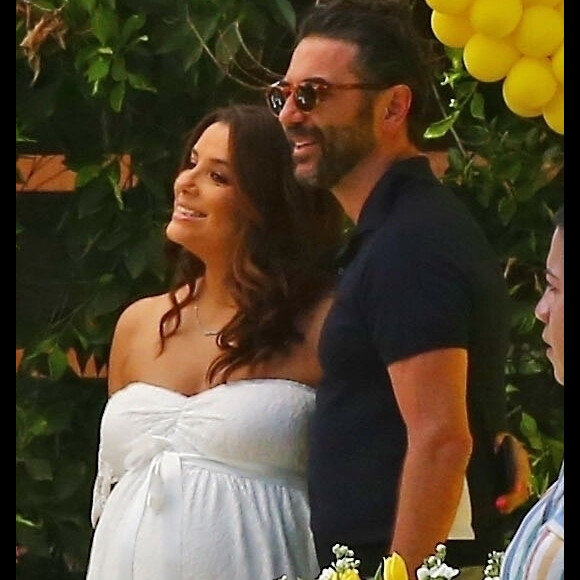 Eva Longoria, enceinte, avec son mari José Baston lors de sa baby shower à The Lombardi House à Los Angeles, le 5 mai 2018